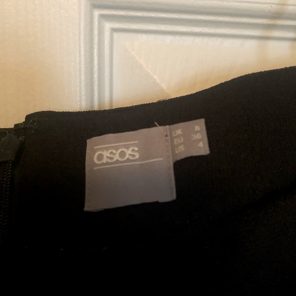 Minimal open shoulder top - Picture 4 of 5